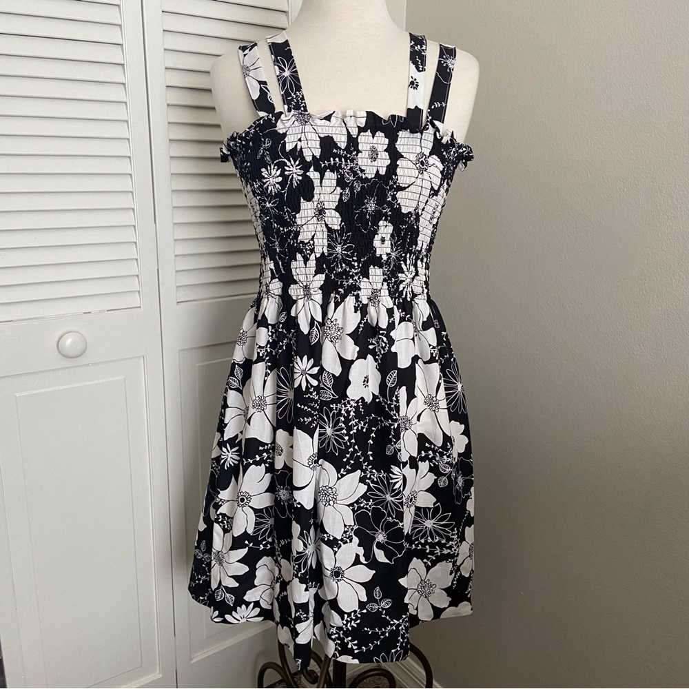 Handmade Retro Smocked A-Line Black & White Floral Dress Size 4- 8